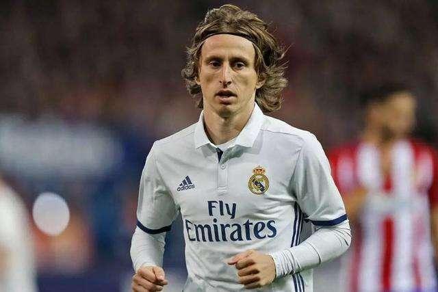 沃特金斯和罗杰斯上赛季至今连线已造8球，英超同期最多