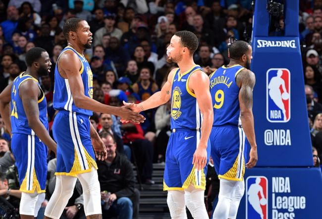 之间保持张